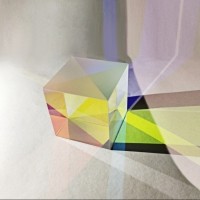 什么是合色棱鏡？它對(duì)投影儀有哪些作用？